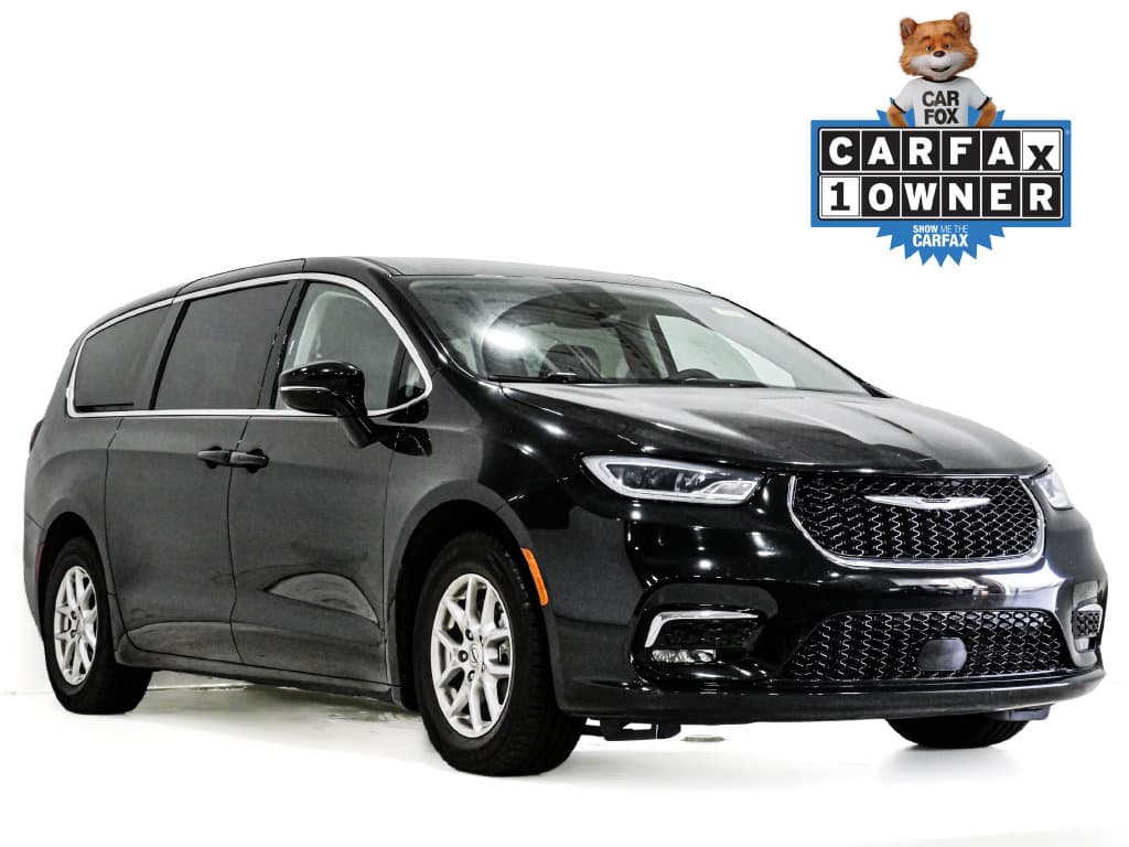 2024 Chrysler Pacifica Touring L — photo 1 of 29