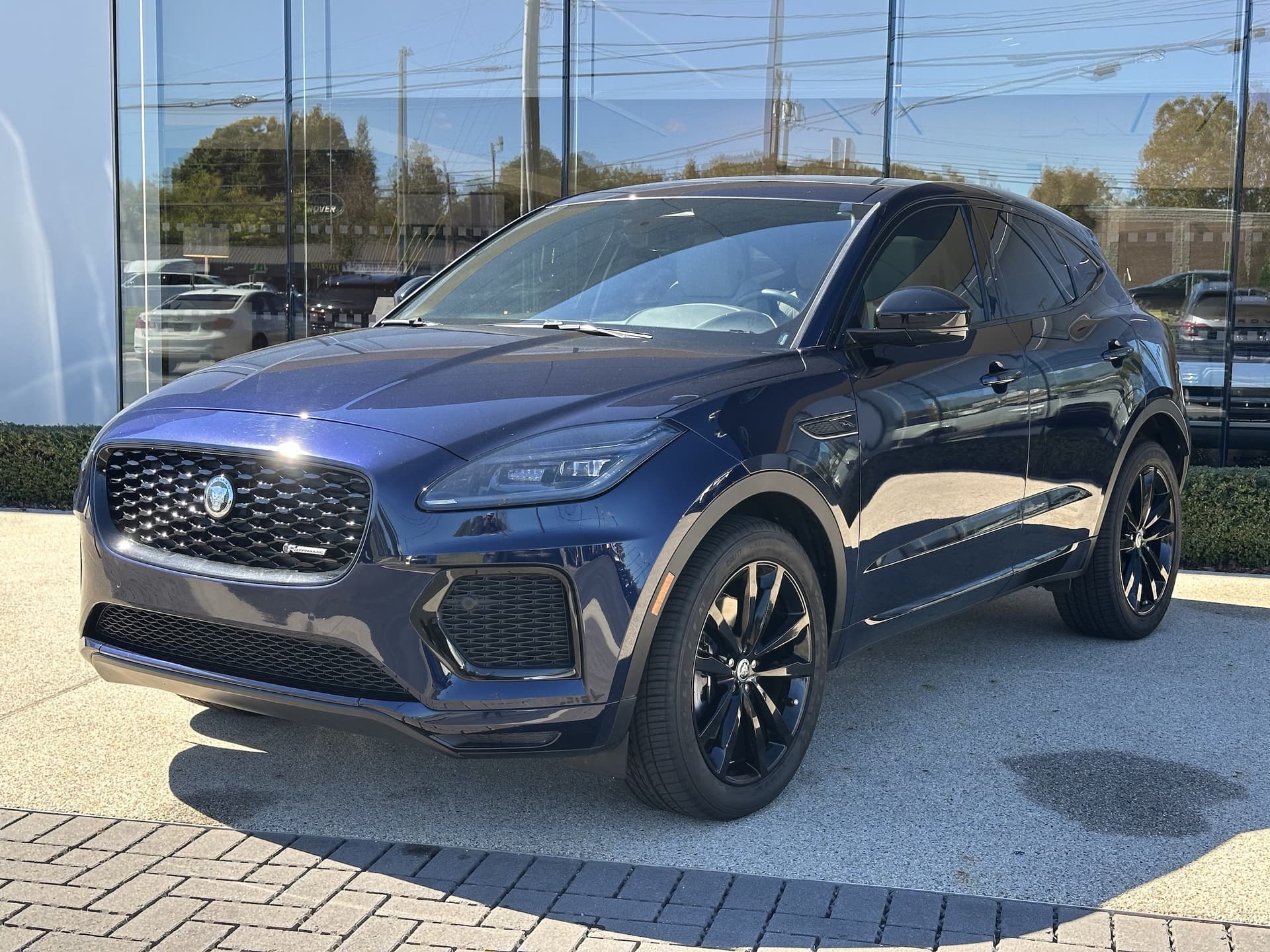 2024 Jaguar E-PACE R-Dynamic SE — photo 1 of 36