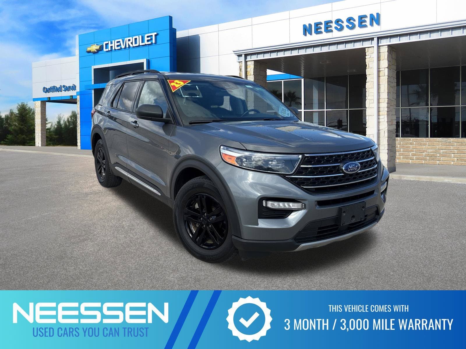2023 Ford Explorer XLT — photo 1 of 15