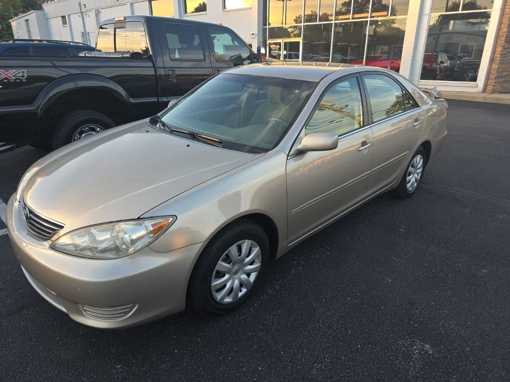 2006 Toyota Camry Base — photo 1 of 10