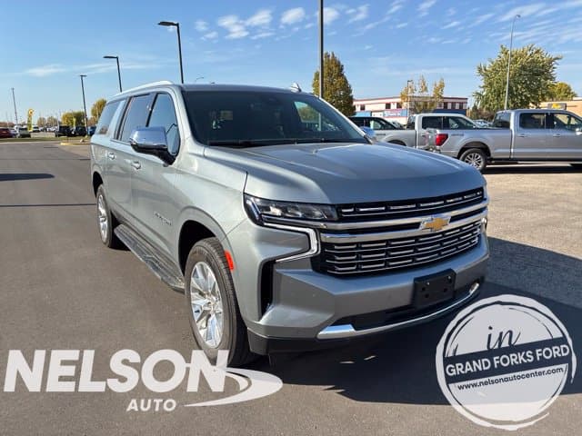 2023 Chevrolet Suburban Premier — photo 1 of 18