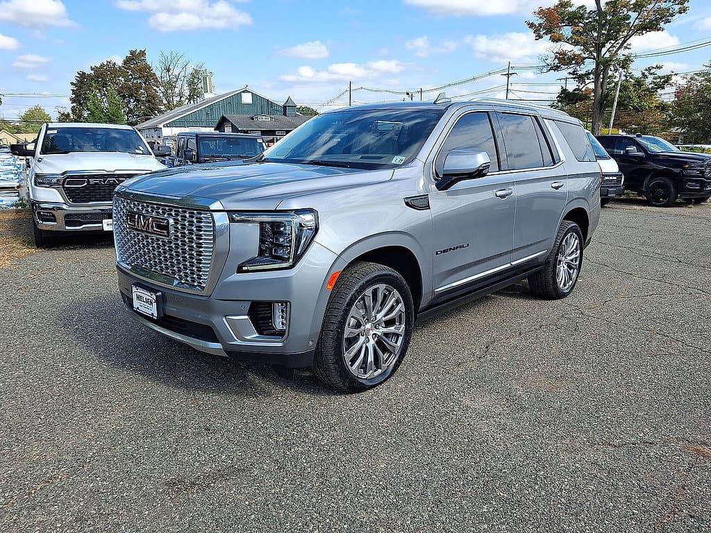 2024 GMC Yukon Denali — photo 1 of 35