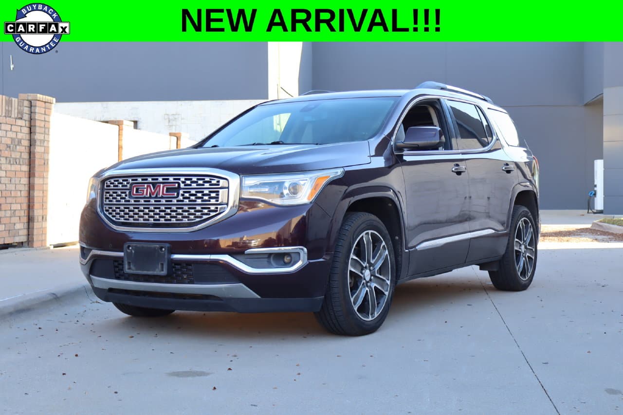 2017 GMC Acadia Denali — photo 1 of 36