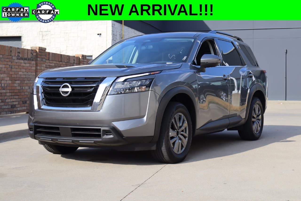 2025 Nissan Pathfinder SV — photo 1 of 31