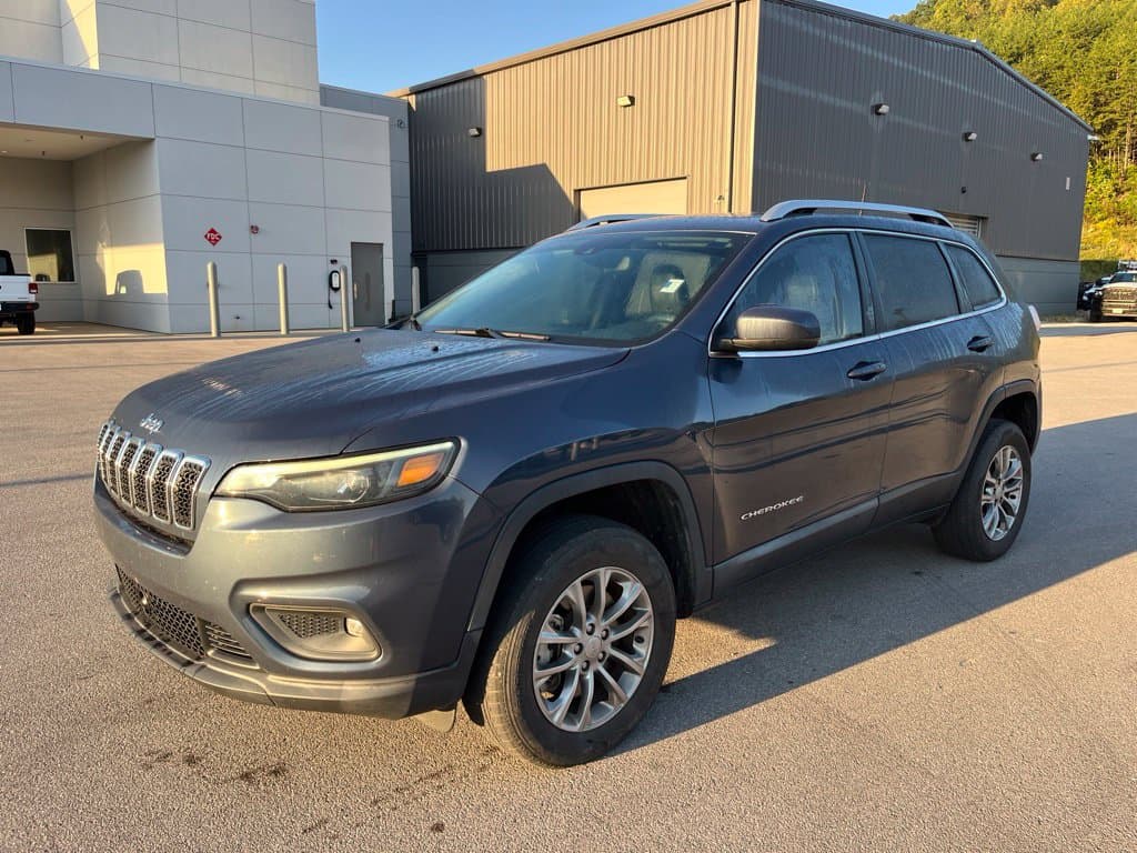 2021 Jeep Cherokee Latitude Lux — photo 1 of 12