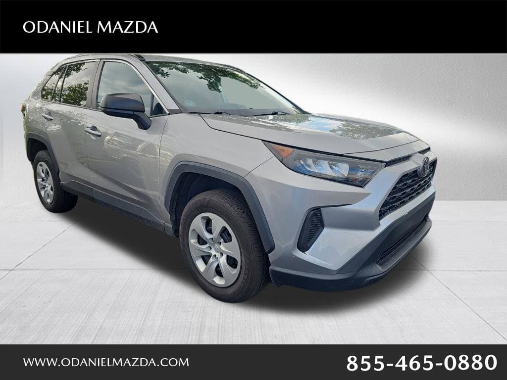 2020 Toyota RAV4 LE — photo 1 of 2