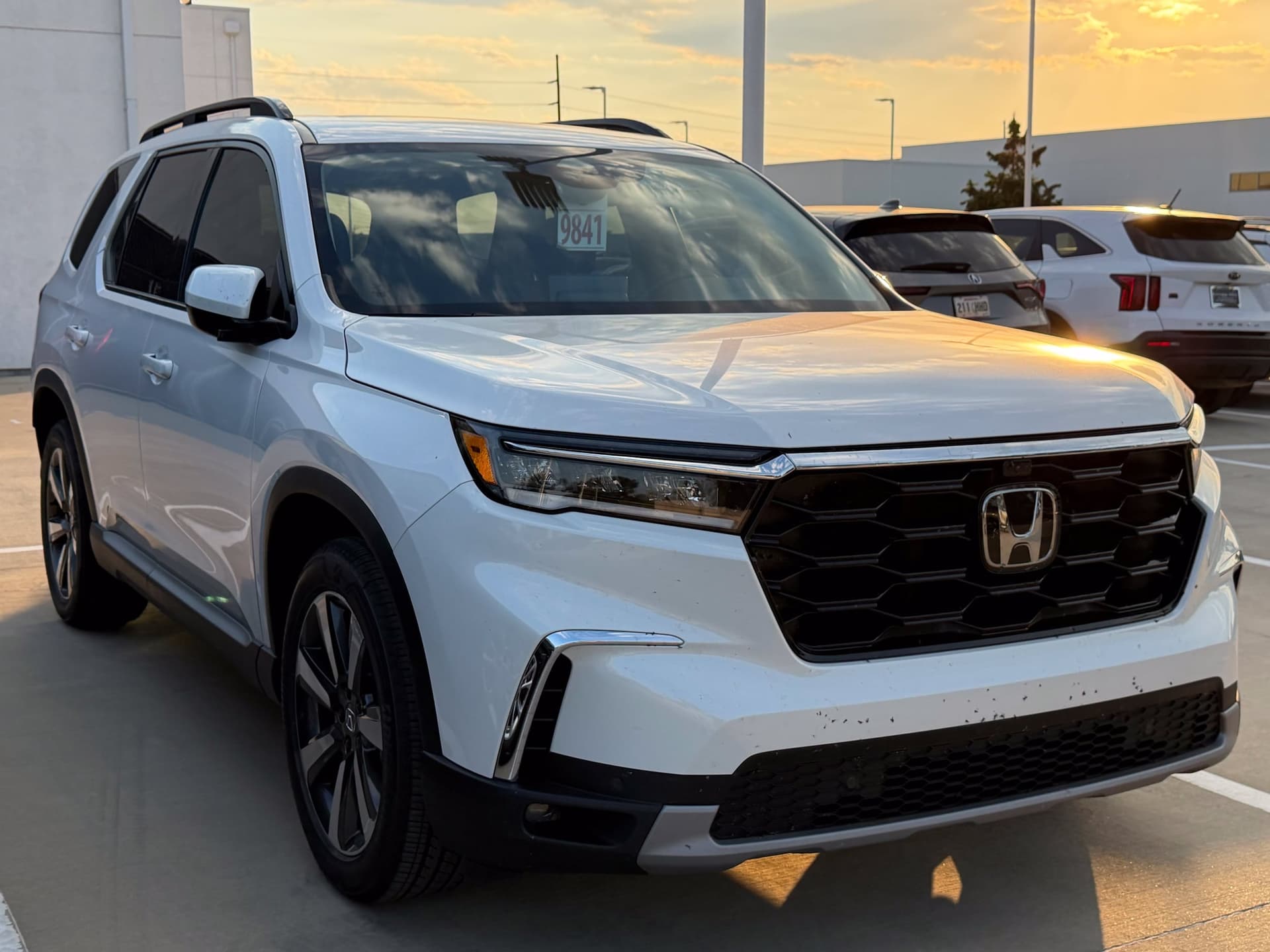 2025 Honda Pilot Elite — photo 1 of 7