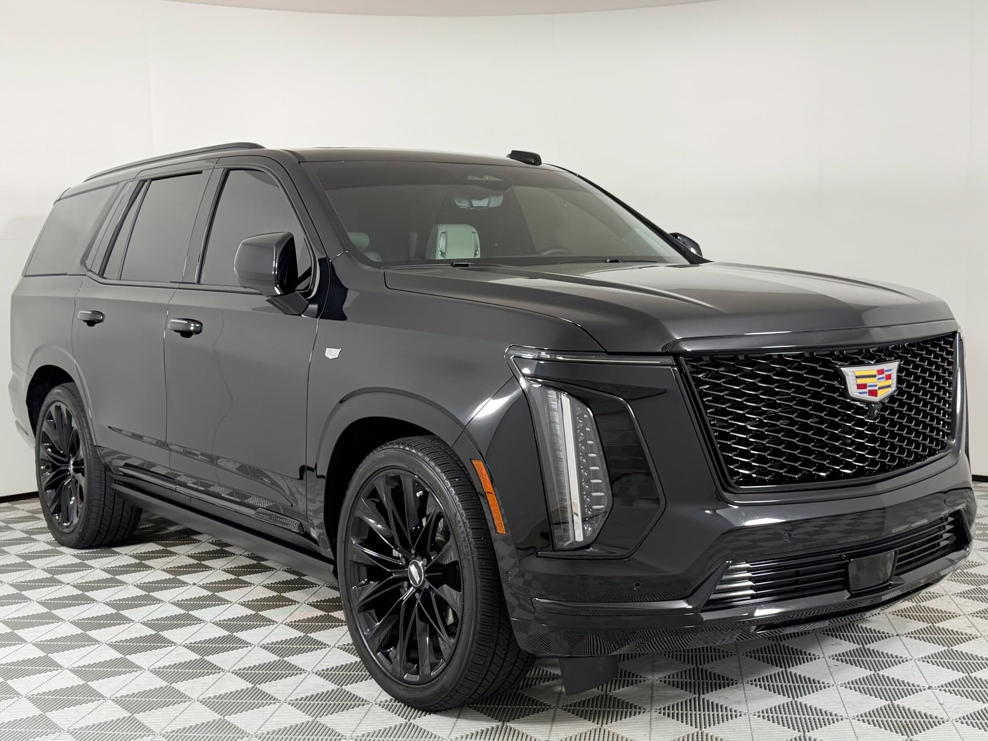 2025 Cadillac Escalade Base — photo 1 of 34