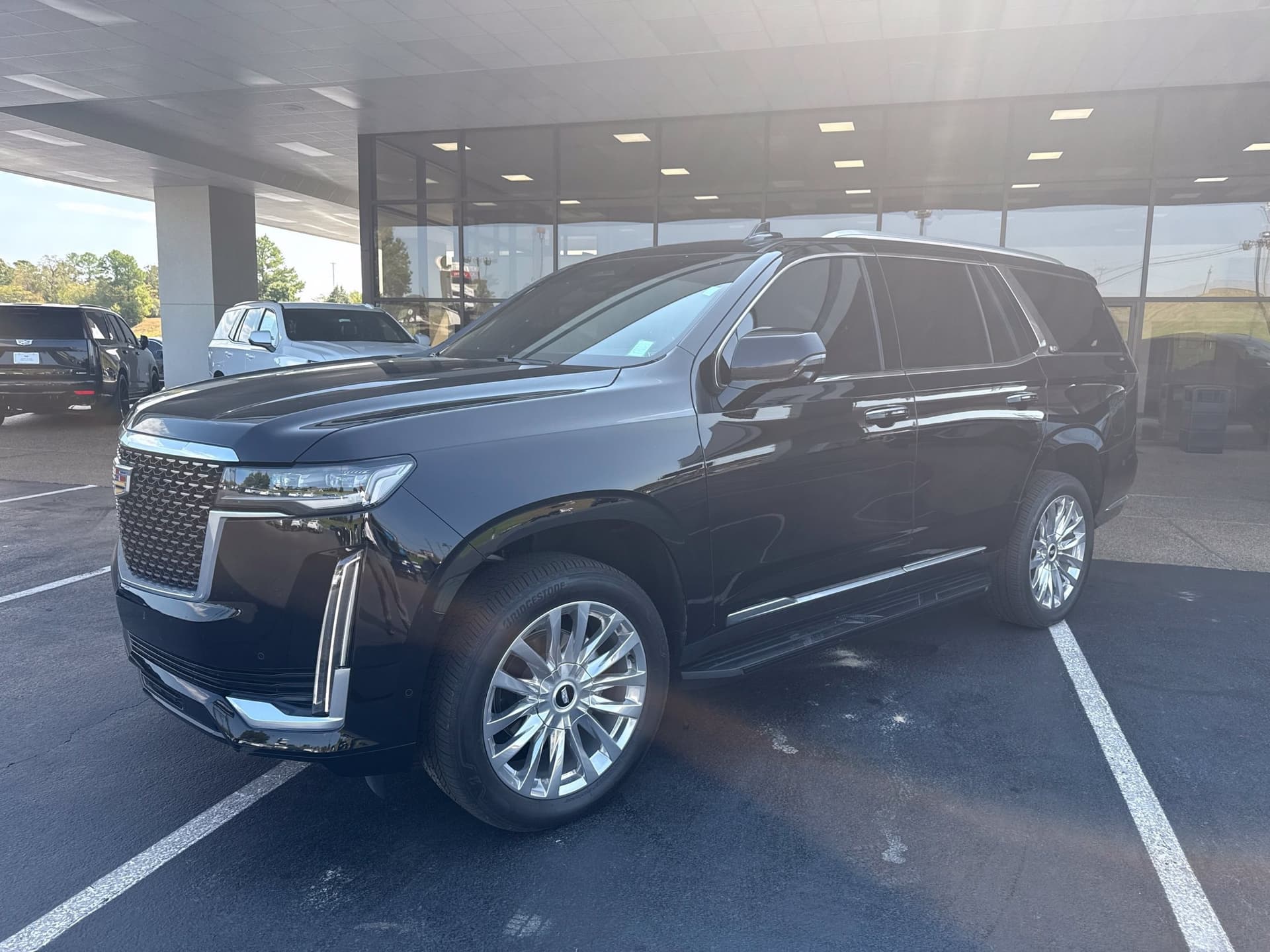 2024 Cadillac Escalade Base — photo 1 of 21