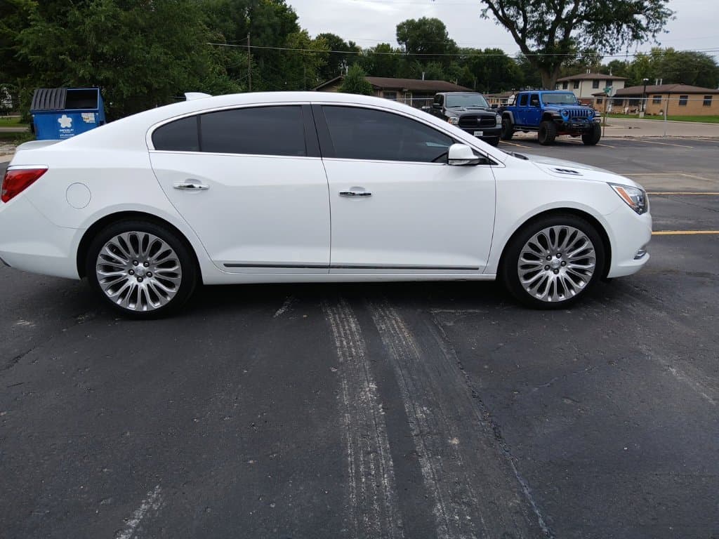 2015 Buick LaCrosse Premium II — photo 1 of 10