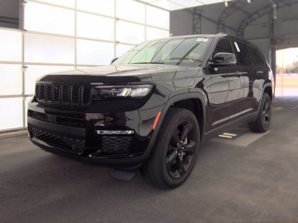 2022 Jeep Grand Cherokee L Limited — photo 1 of 7