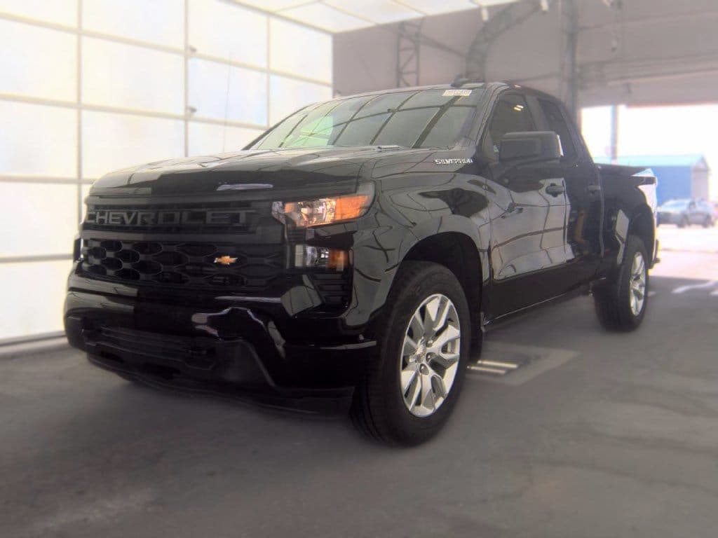 2024 Chevrolet Silverado 1500 Custom — photo 1 of 6