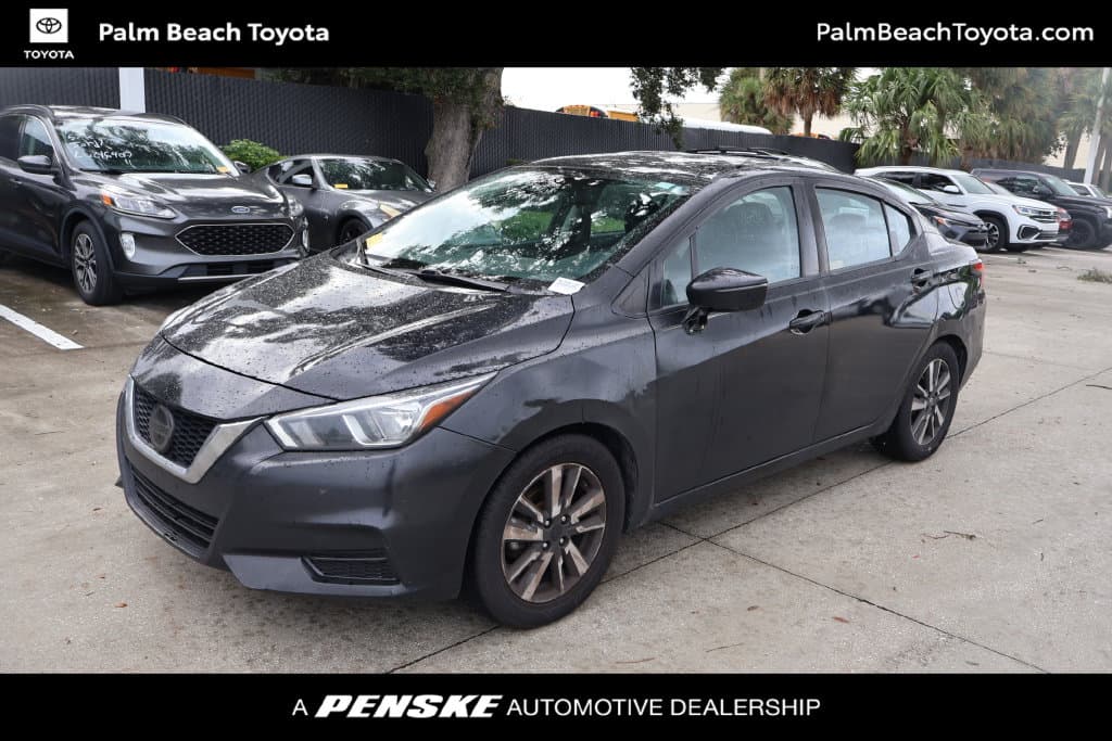 2021 Nissan Versa Base — photo 1 of 8
