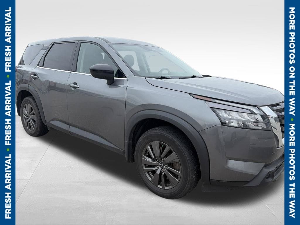2023 Nissan Pathfinder S — photo 1 of 6