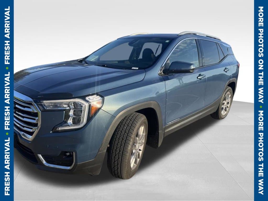 2024 GMC Terrain SLT — photo 1 of 5
