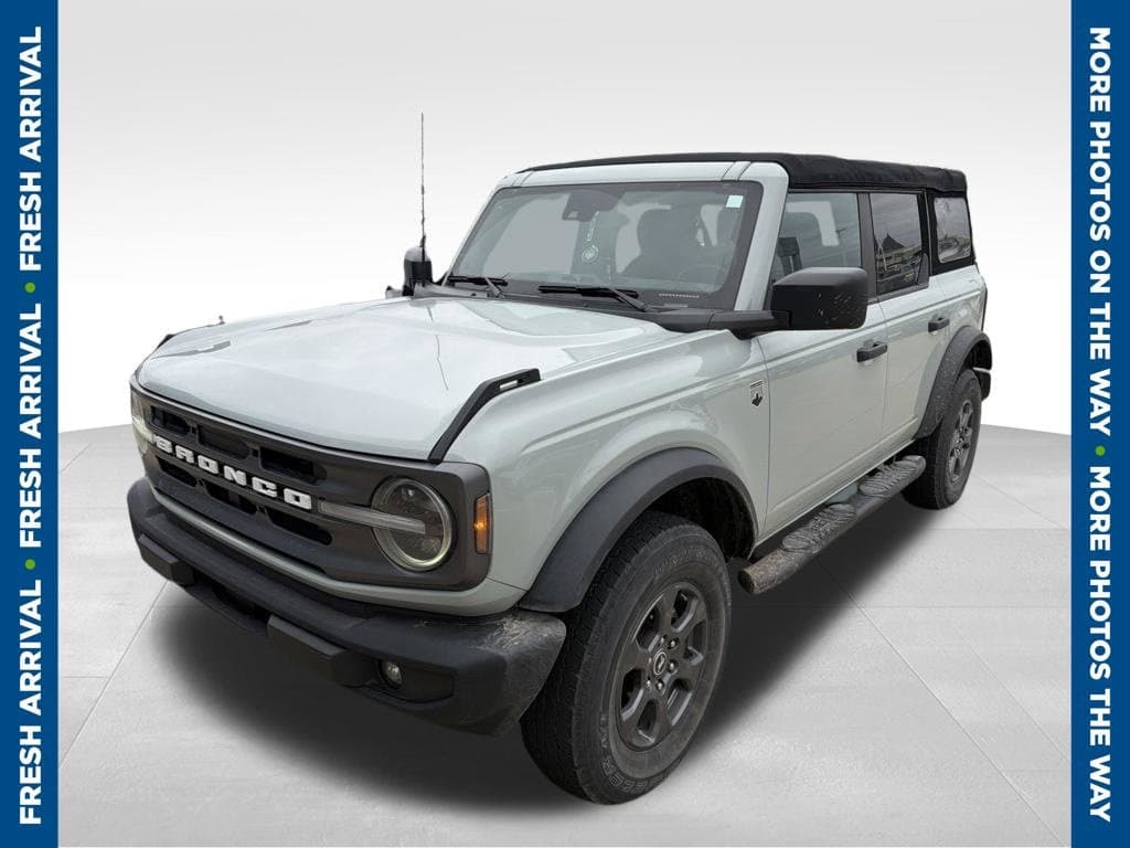 2022 Ford Bronco Base — photo 1 of 8