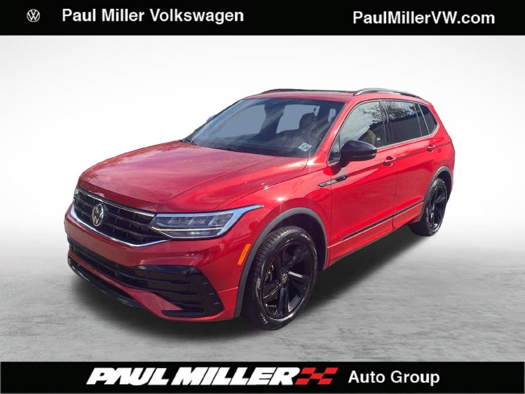 2024 Volkswagen Tiguan Base — photo 1 of 33