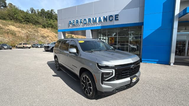 2025 Chevrolet Suburban RST — photo 1 of 24