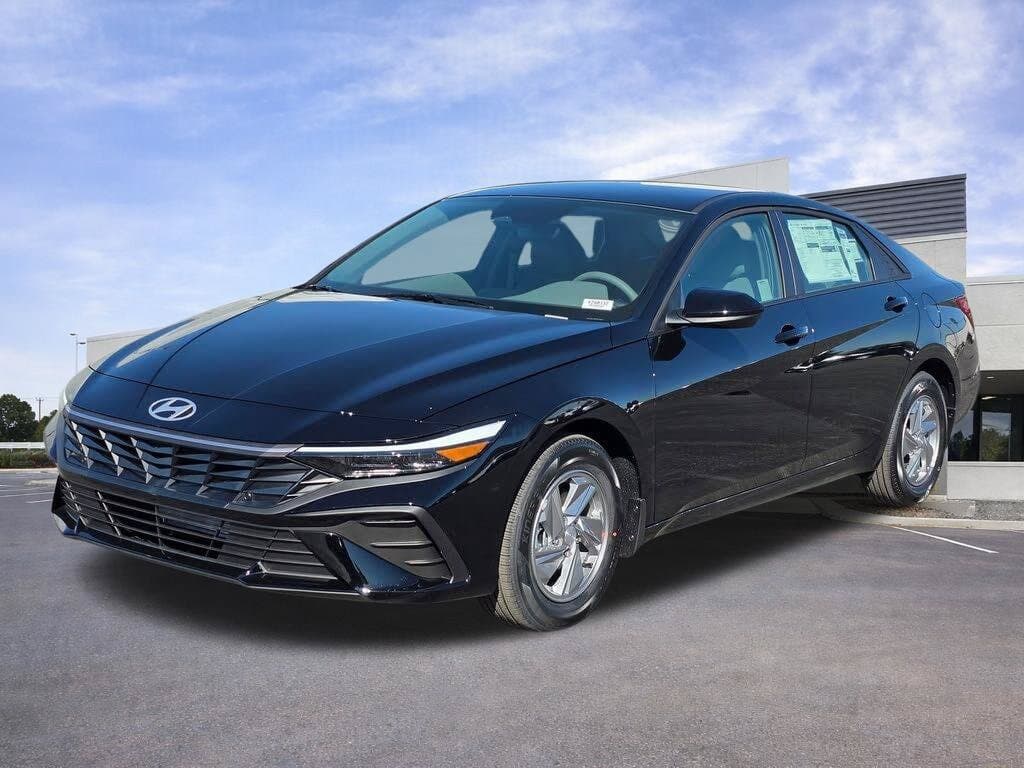 2026 Hyundai Elantra SE — photo 1 of 31