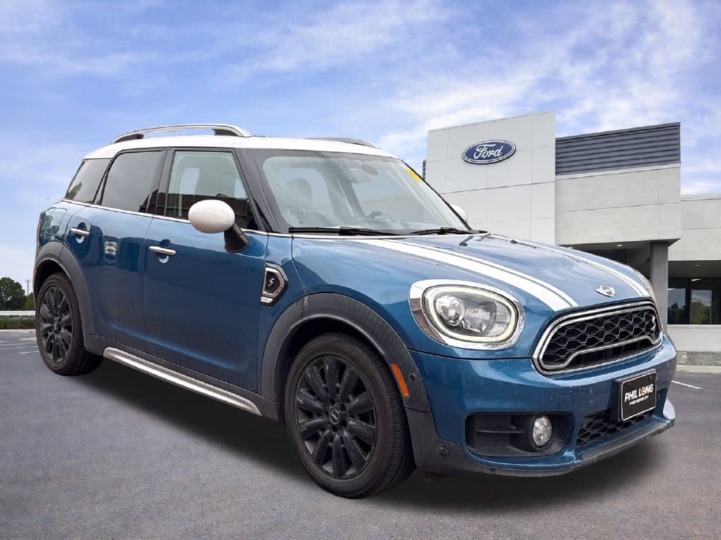 2018 Mini Countryman Base — photo 1 of 36