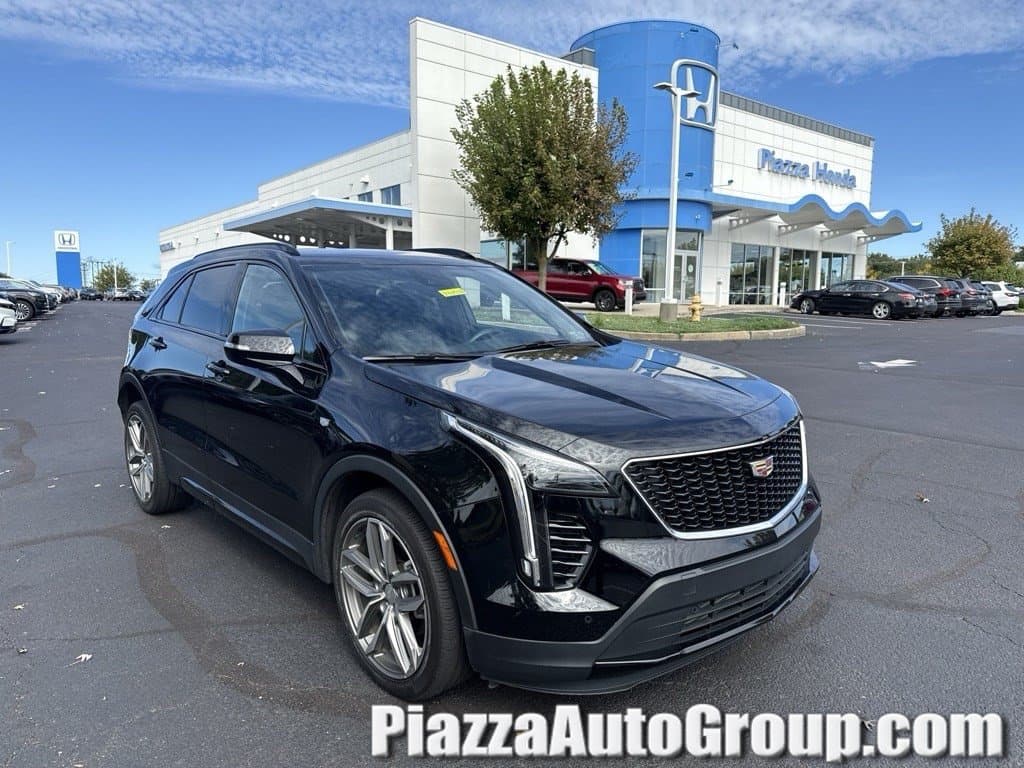 2023 Cadillac XT4 AWD Sport — photo 1 of 8
