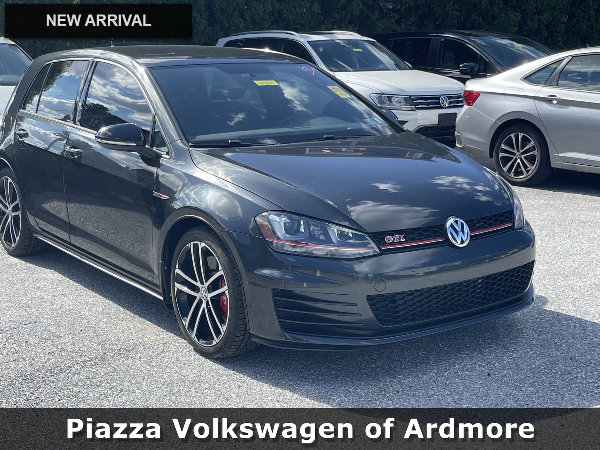 2017 Volkswagen Golf GTI Sport — photo 1 of 12