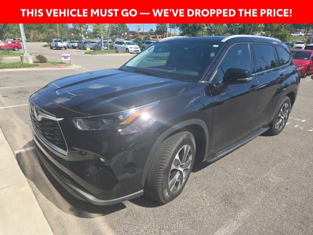 2022 Toyota Highlander XLE — photo 1 of 14
