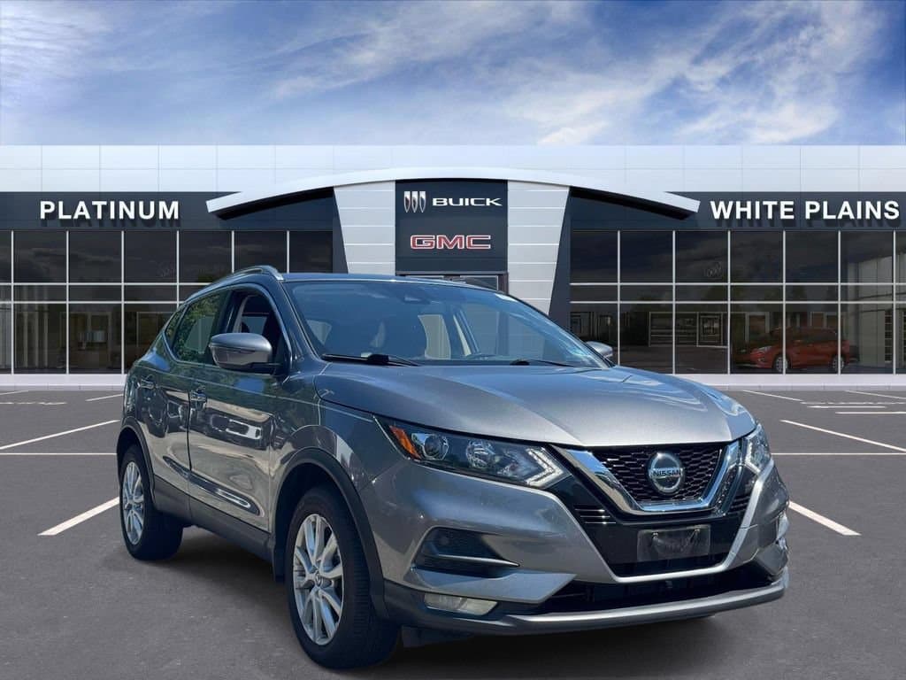 2020 Nissan Rogue Sport SV — photo 1 of 34