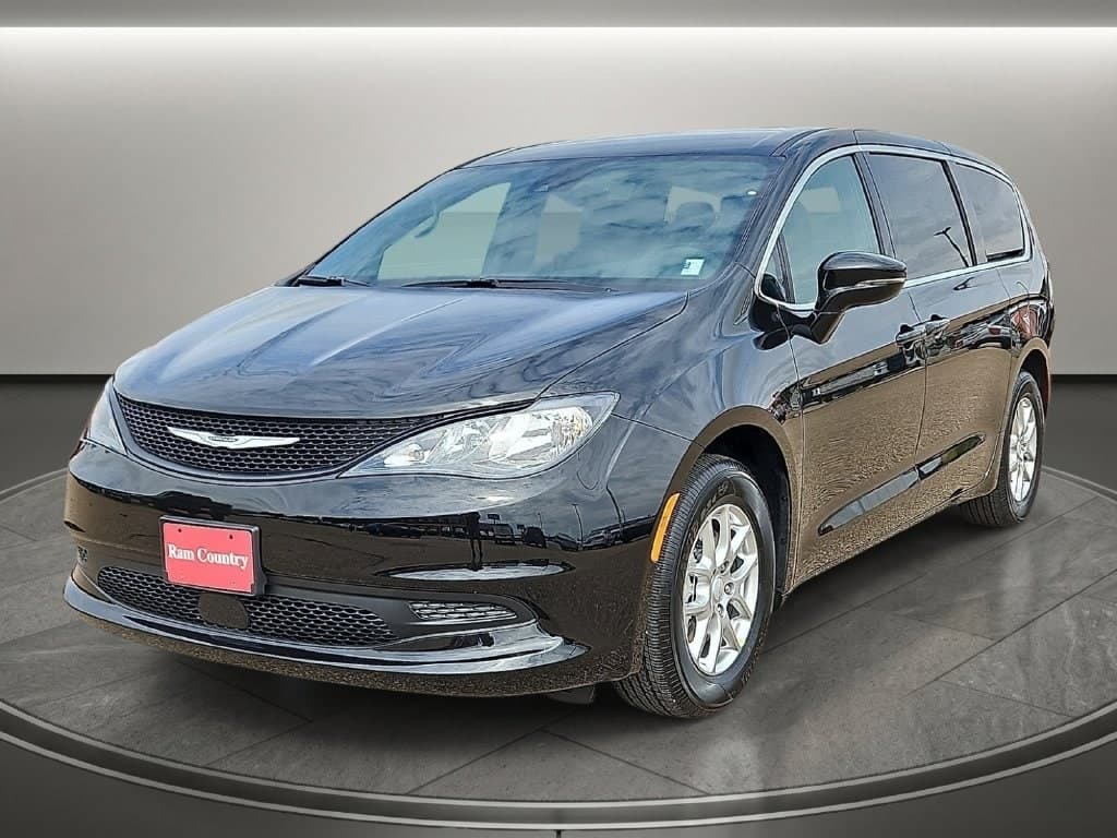 2027 Chrysler Pacifica LX — photo 1 of 29