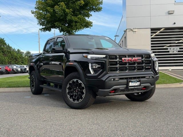 2026 GMC Canyon Base — photo 1 of 26