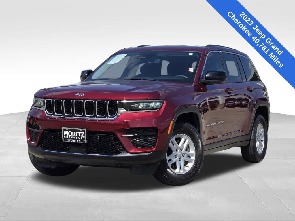 2023 Jeep Grand Cherokee Laredo — photo 1 of 33