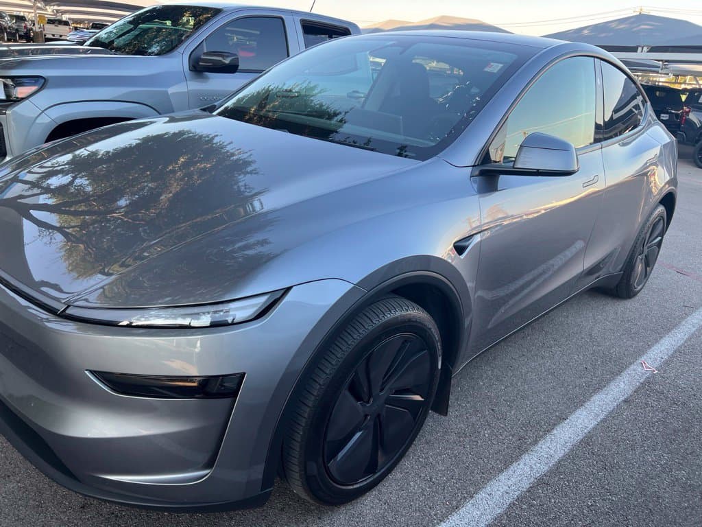 2026 Tesla Model Y Premium — photo 1 of 13