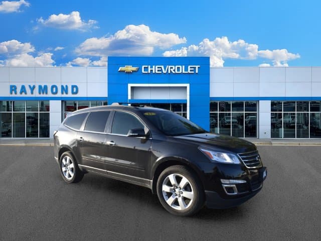 2017 Chevrolet Traverse LT — photo 1 of 16