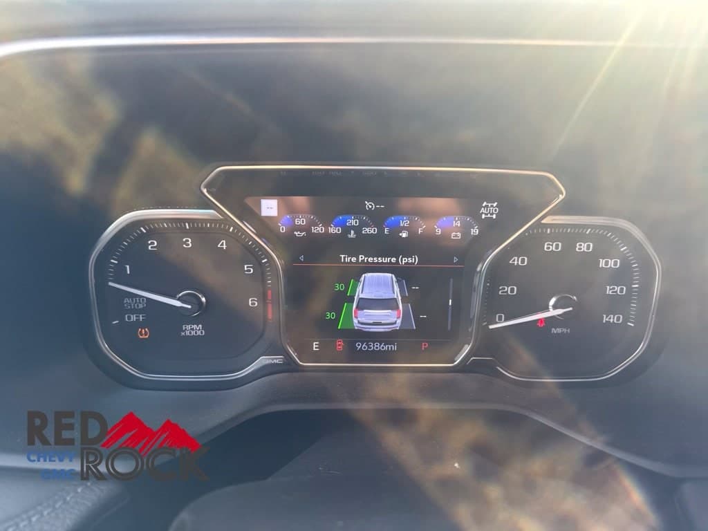 2021 GMC Yukon XL Denali — photo 1 of 15