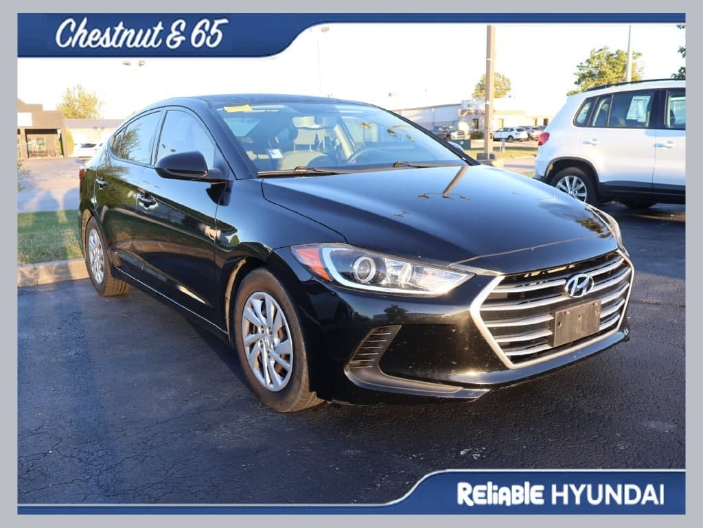 2017 Hyundai Elantra SE — photo 1 of 25