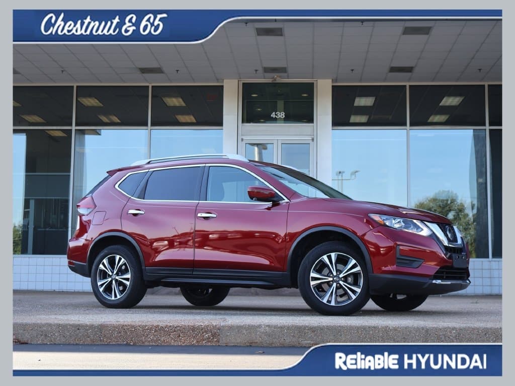 2019 Nissan Rogue SV — photo 1 of 43