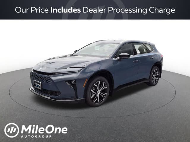 2026 Toyota Crown Signia XLE — photo 1 of 32
