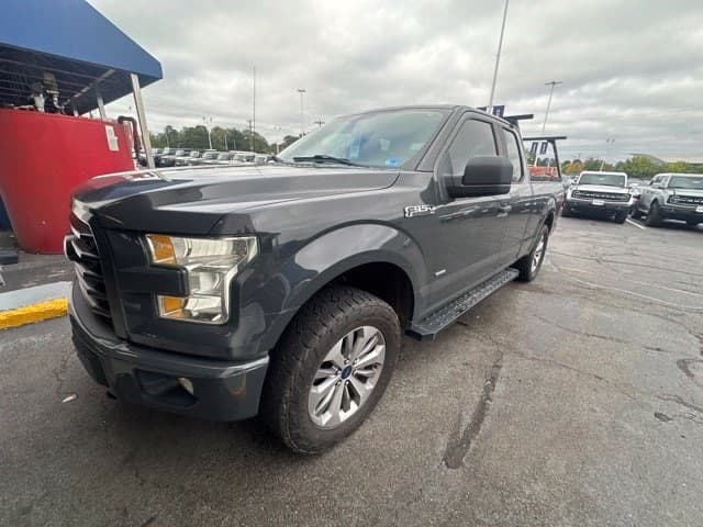 2017 Ford F-150 XL — photo 1 of 8