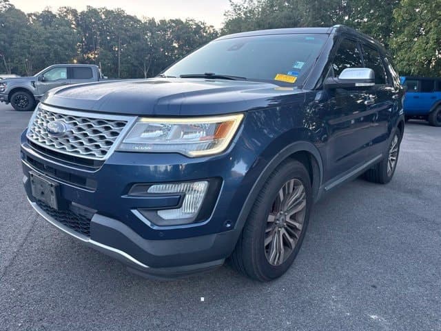 2017 Ford Explorer Platinum — photo 1 of 12