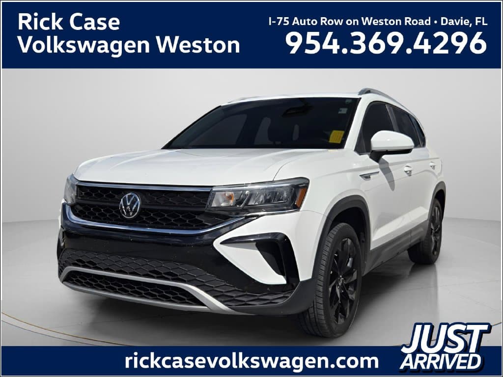 2024 Volkswagen Taos Base — photo 1 of 11
