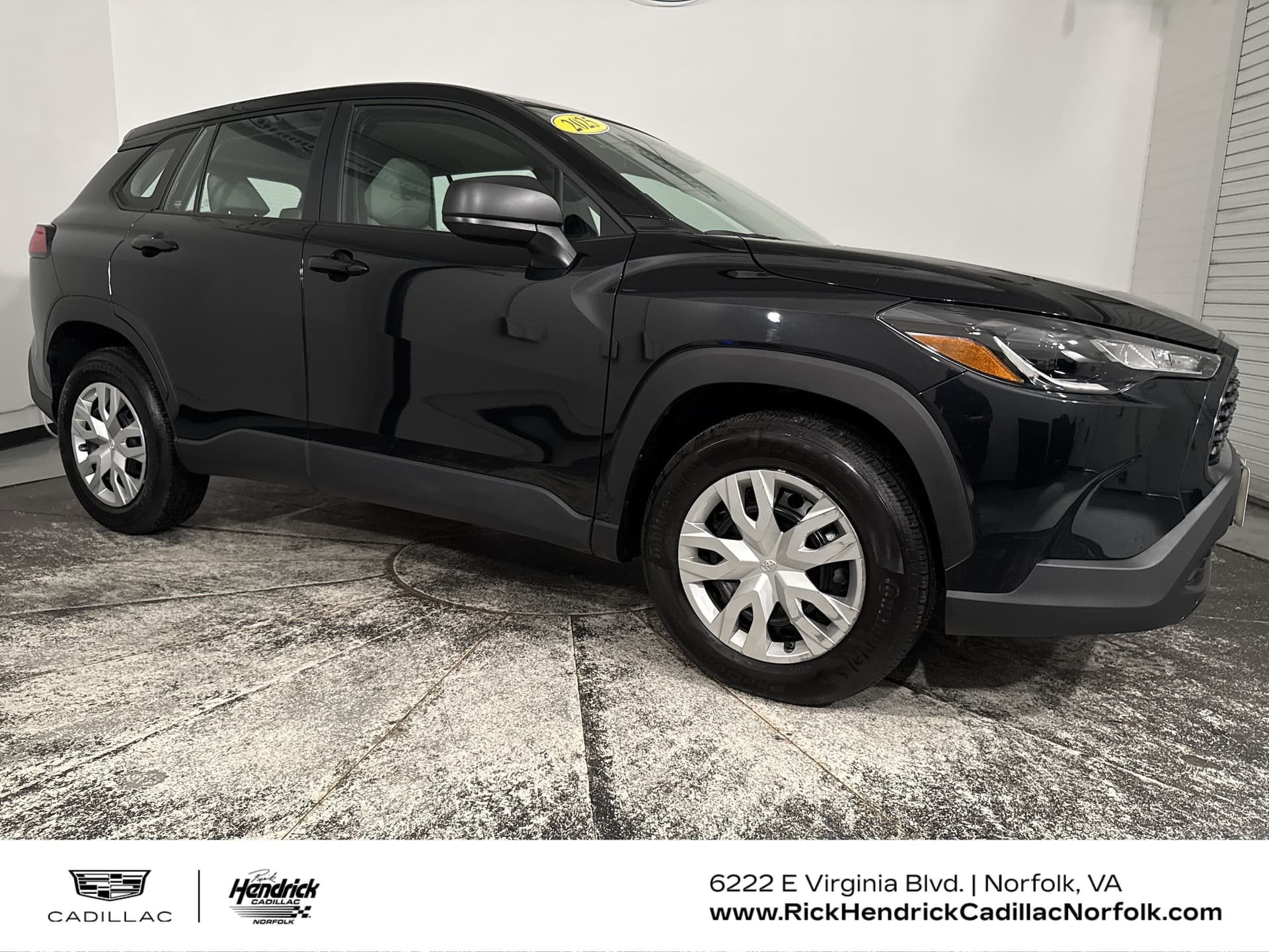 2025 Toyota Corolla Cross L — photo 1 of 36