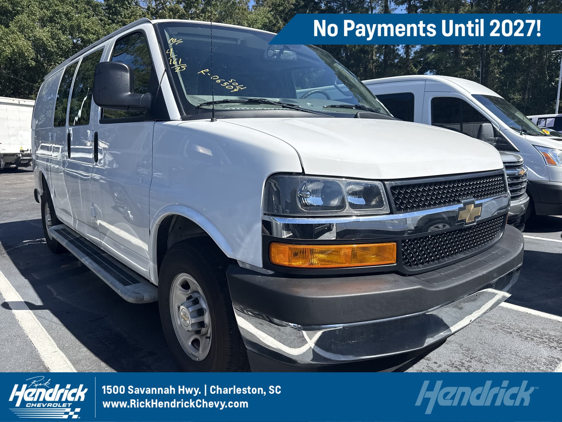 2025 Chevrolet Express Cargo Van Base — photo 1 of 11