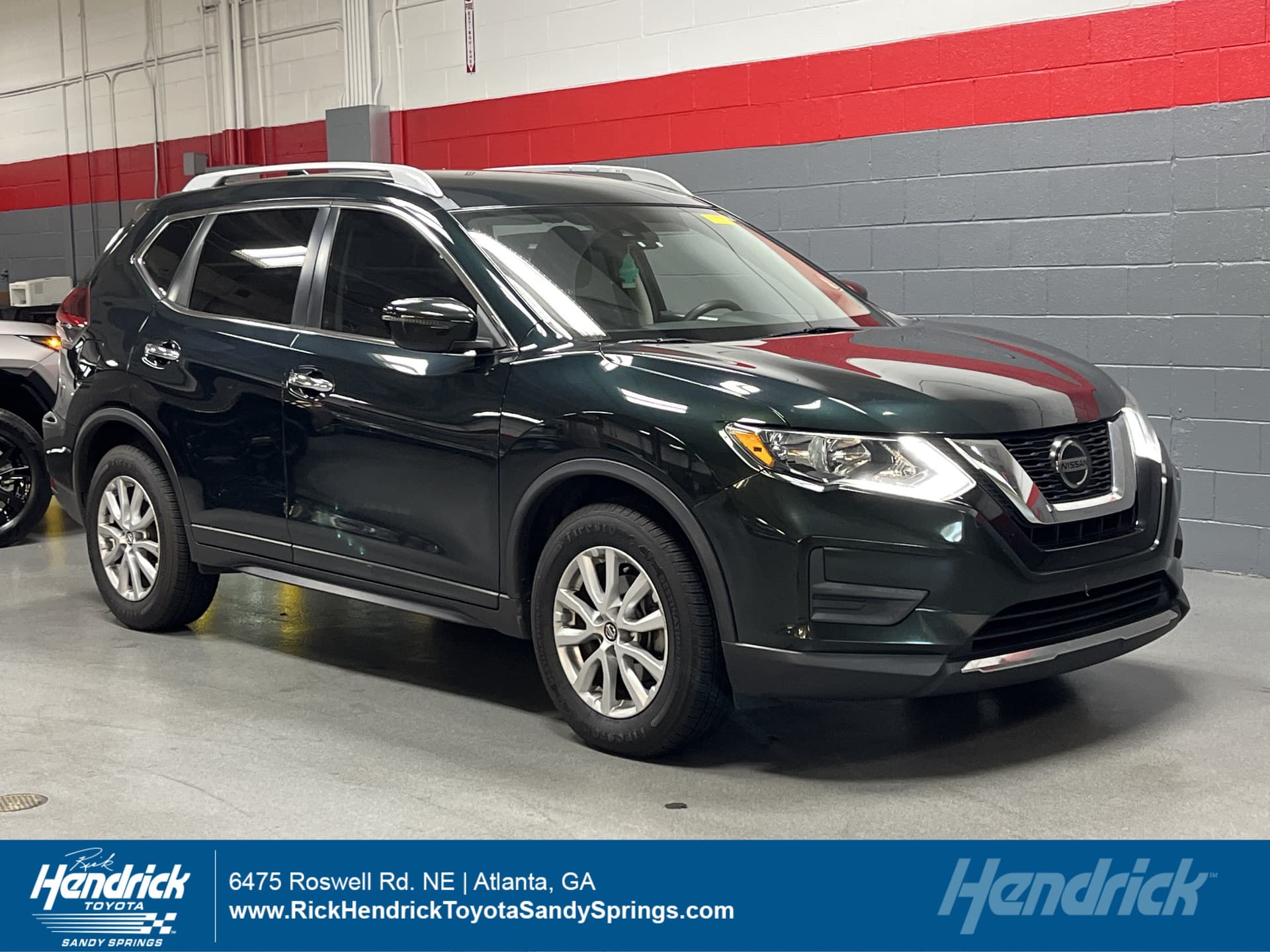 2020 Nissan Rogue SV — photo 1 of 11