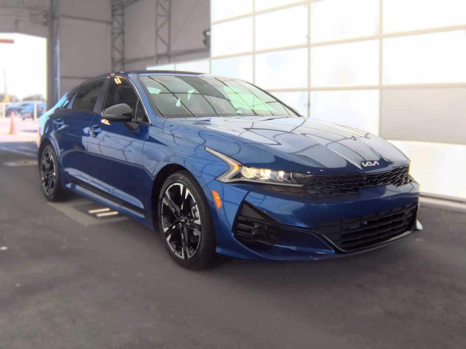 2024 Kia K5 GT-Line — photo 1 of 17