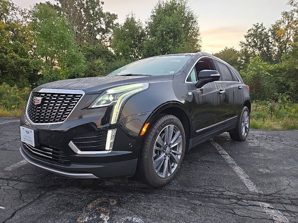 2024 Cadillac XT5 Base — photo 1 of 24