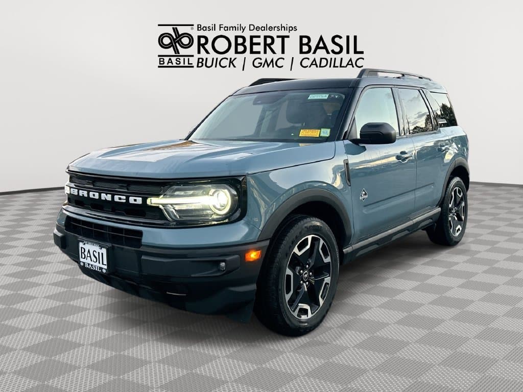 2021 Ford Bronco Sport Outer Banks — photo 1 of 14