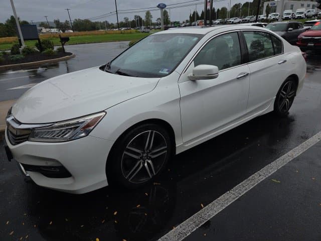 2017 Honda Accord Sedan Touring — photo 1 of 8