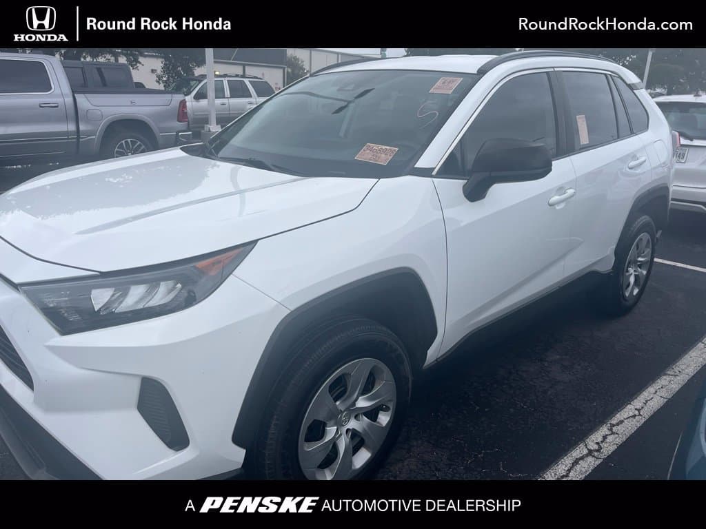 2021 Toyota RAV4 LE — photo 1 of 4