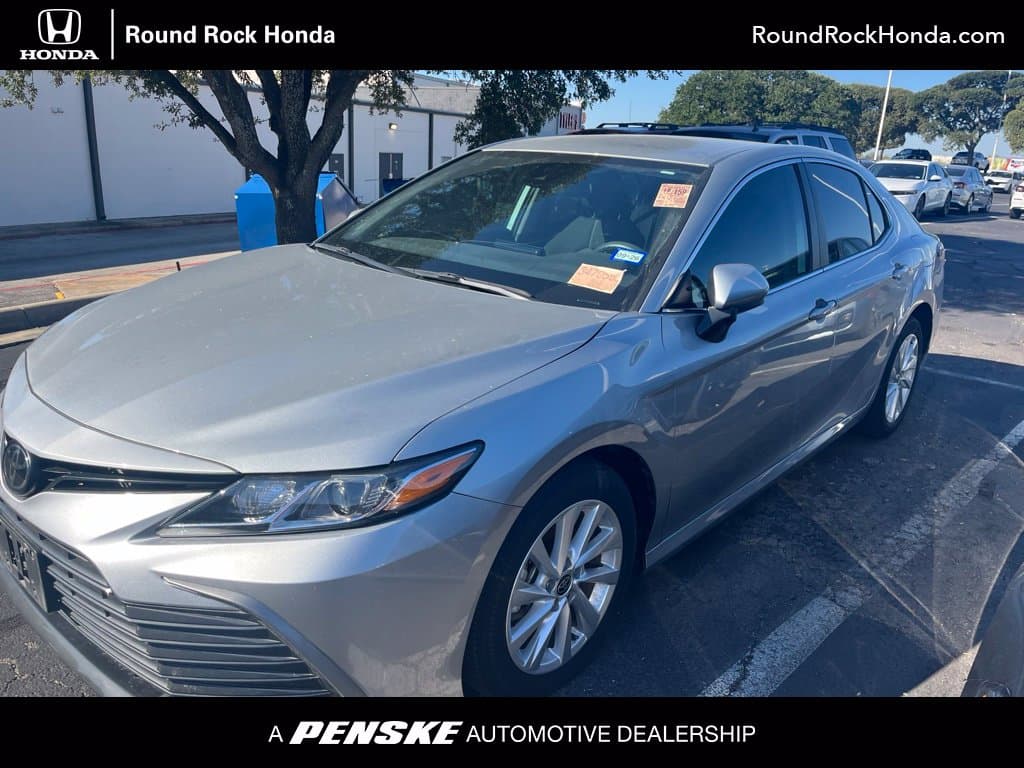 2024 Toyota Camry LE — photo 1 of 3