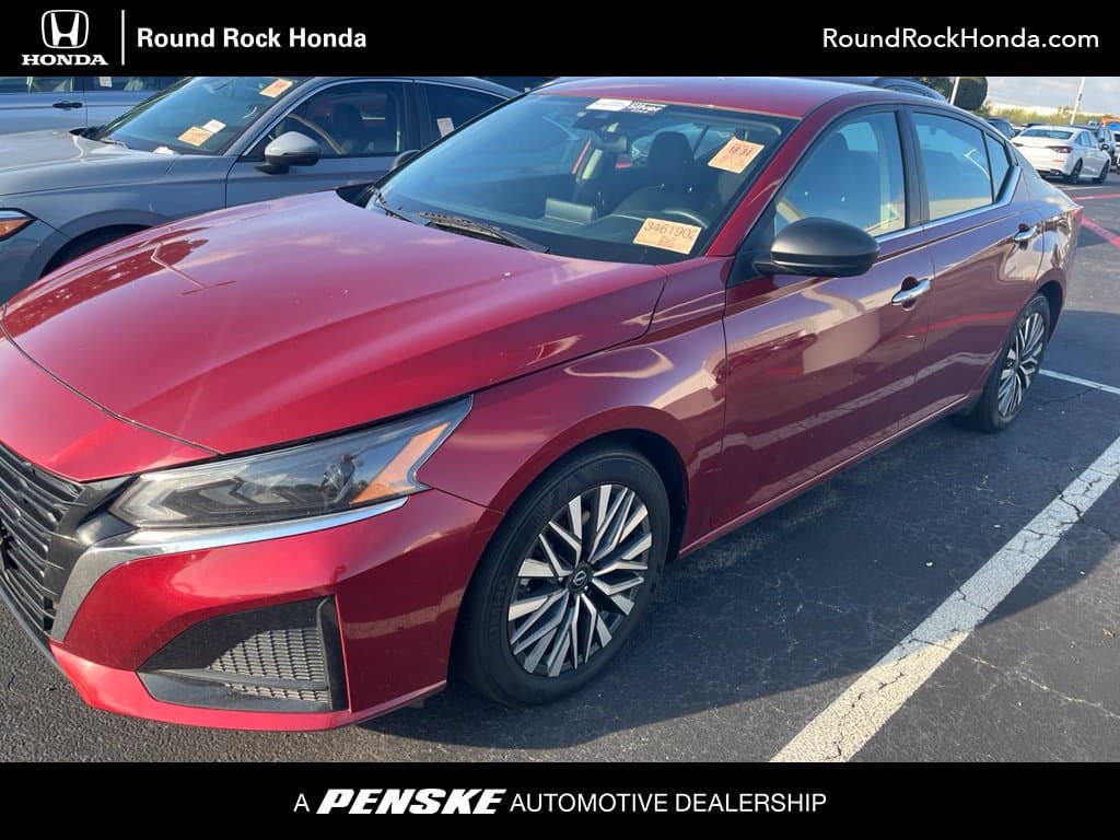 2024 Nissan Altima 2.5 SV — photo 1 of 3